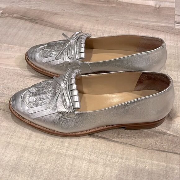 Talbots Leighton Kiltie loafers - pebbled silver leather tassel size 7.5 - Picture 4 of 10